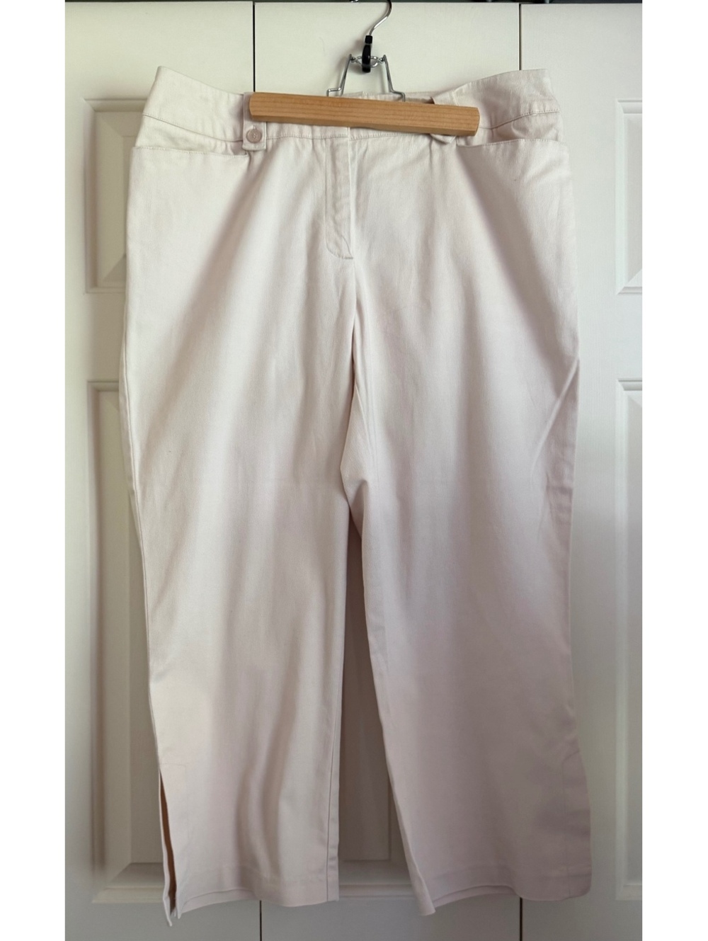 Tribal Fashion light khaki cropped trousers Size 14W